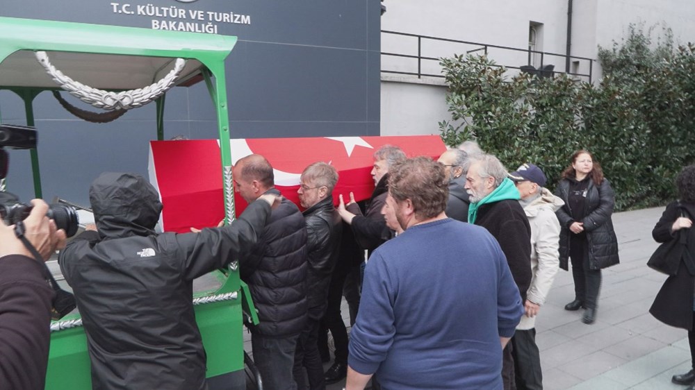 Usta oyuncu Ahmet Levendoğlu son yolculuğuna uğurlandı - 3