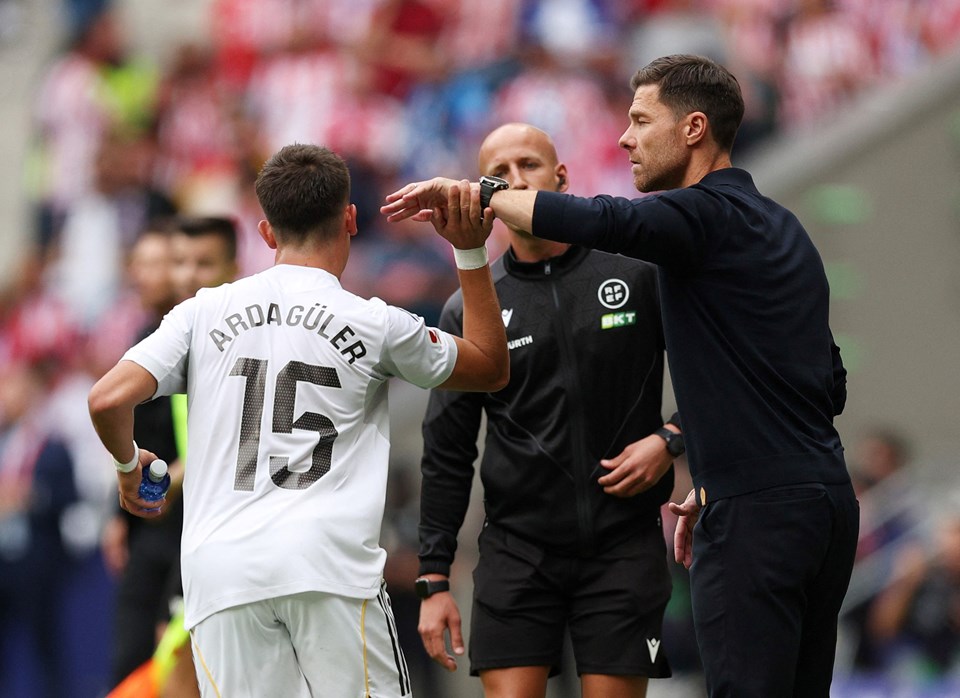 Xabi Alonso, milli yıldızı öve öve bitiremedi: "Mükemmel bir evrim geçirdi | Özil ve Guti karışımı gibi" - 1