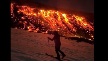 Etna Yanardağı patladı, turistler akın etti! Lavların dibinde “vahşi” turizm