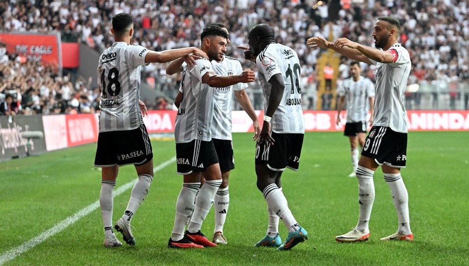 Beşiktaş'ta 2 futbolcu Galatasaray derbisinde yok, 2 isim dönüyor - Son  Dakika Spor Haberleri