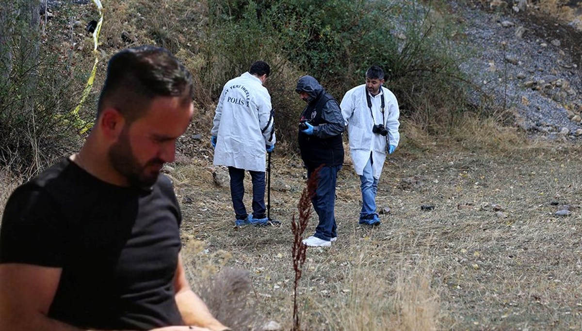 Ankara'daki saldırıyı gerçekleştiren teröristlerin öldürüp aracını gasbettiği veterinerin hikayesi ortaya çıktı Ankara'daki saldırıyı gerçekleştiren teröristlerin öldürüp aracını gasbettiği veterinerin hikayesi ortaya çıktı
