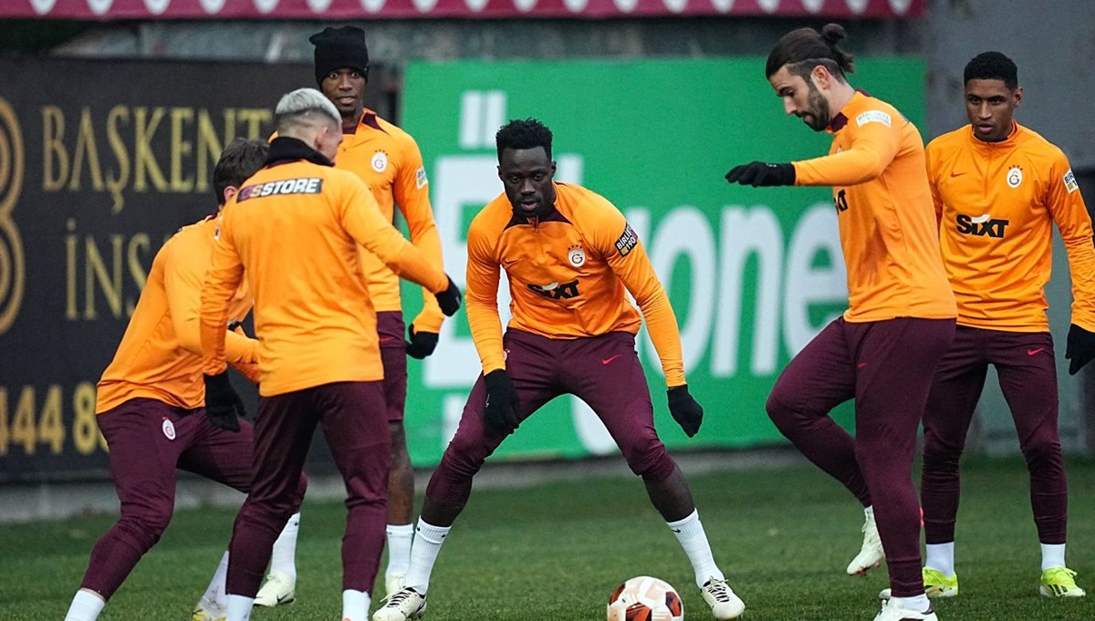 Galatasaray'da Oliveira, Abdülkerim ve Nelsson takıma katıldı Galatasaray'da Oliveira, Abdülkerim ve Nelsson takıma katıldı