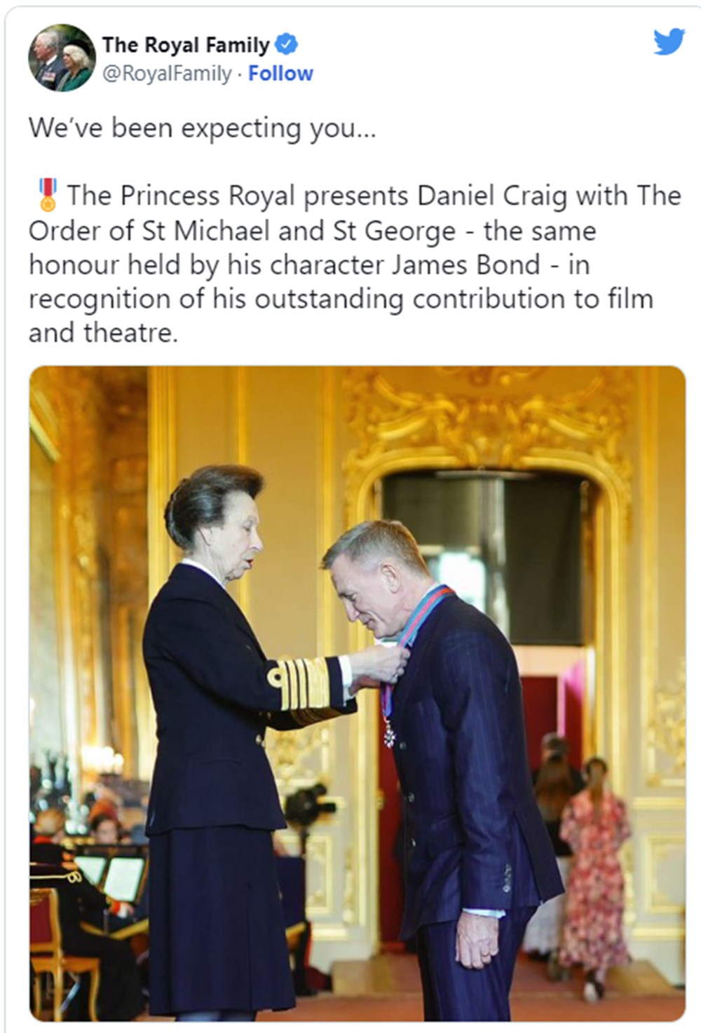 Daniel Craig'e kraliyet nişanı verildi - 3