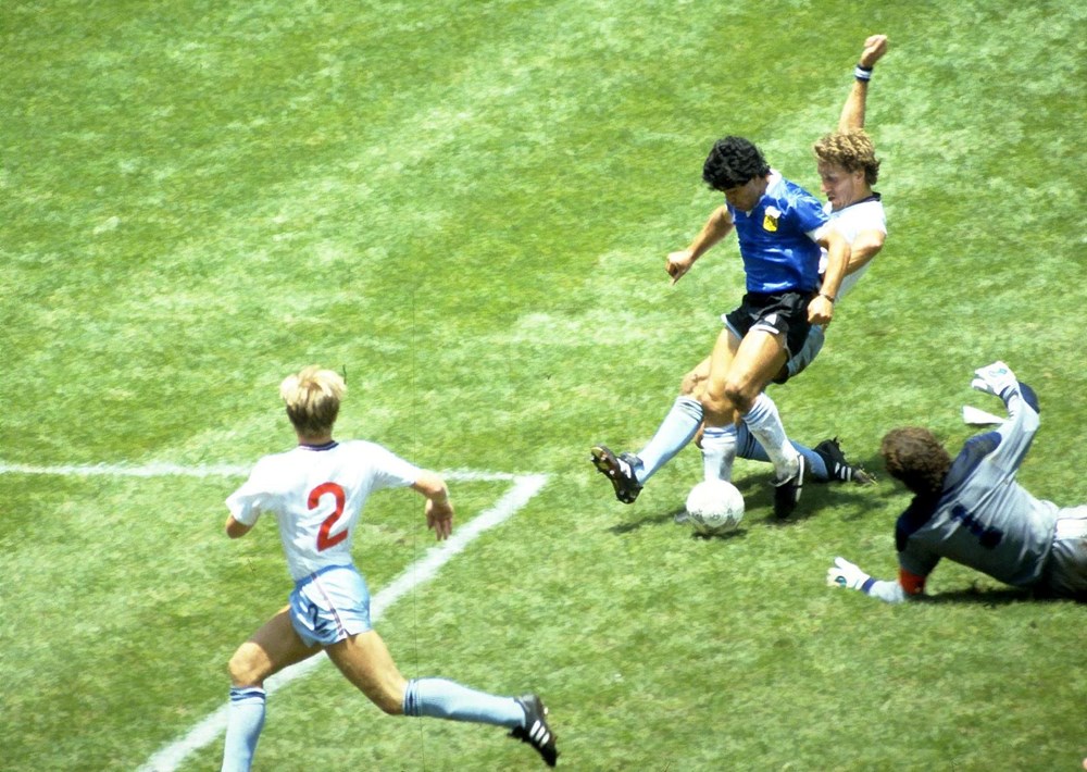 Futbol dünyasından Armando Maradona geçti - 12