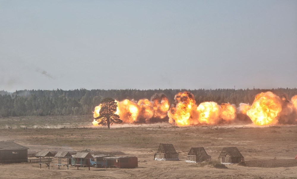 Rusya'dan dünyaya gözdağı: NATO'ya göstere göstere dev tatbikat - 18