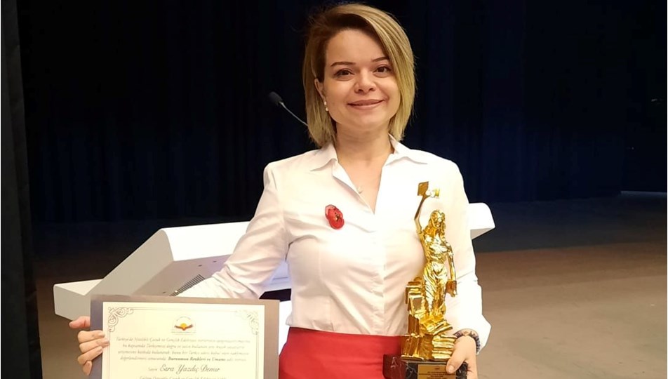 2021 Gülten Dayıoğlu Roman Ödülü'nü Esra Yazdıç Demir kazandı