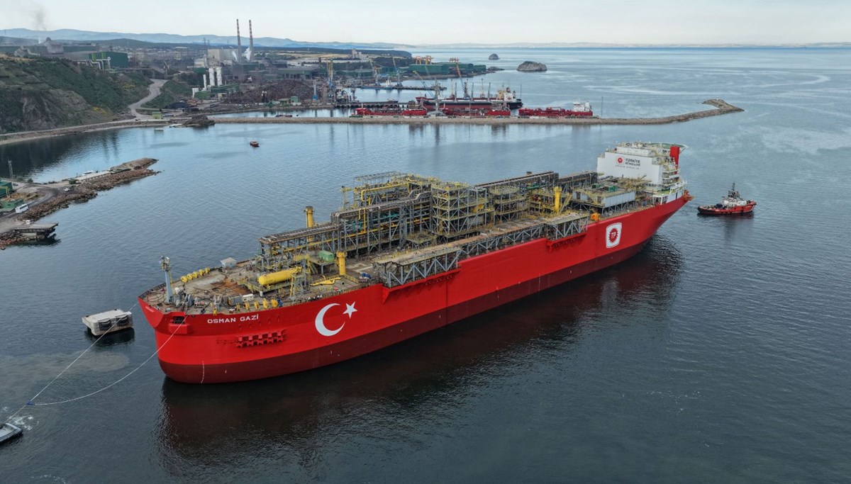 İstanbul Boğazı'nda Osman Gazi heyecanı: Geçişi 11 saat sürecek İstanbul Boğazı'nda Osman Gazi heyecanı: Geçişi 11 saat sürecek