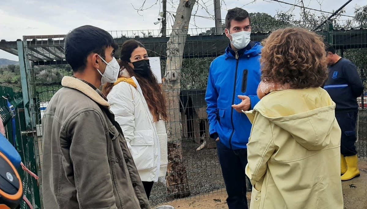 Kıvanç Tatlıtuğ ile Başak Dizer Tatlıtuğ'dan barınak ziyareti