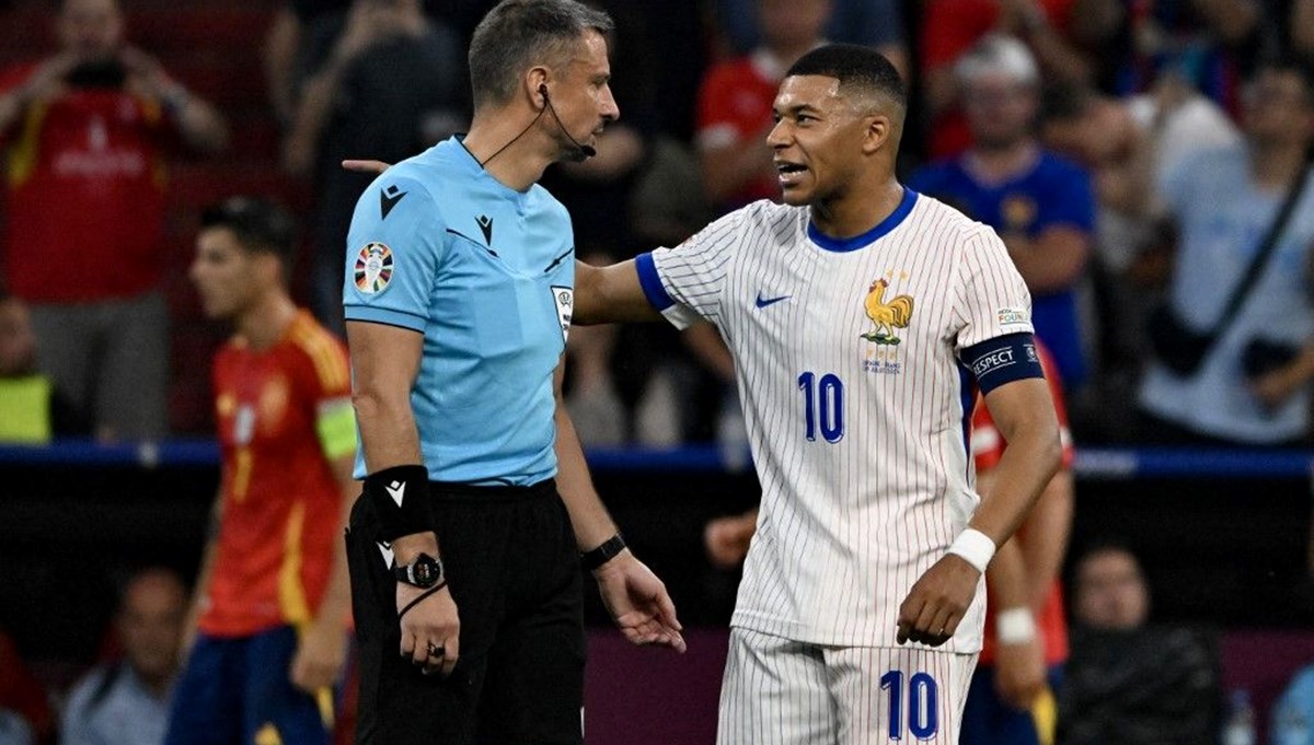 Derbide düdük çalacak Slavko Vincic'in yönettiği maçlar: Milli futbolcuya aldatmaya yönelik hareketten kart göstermişti