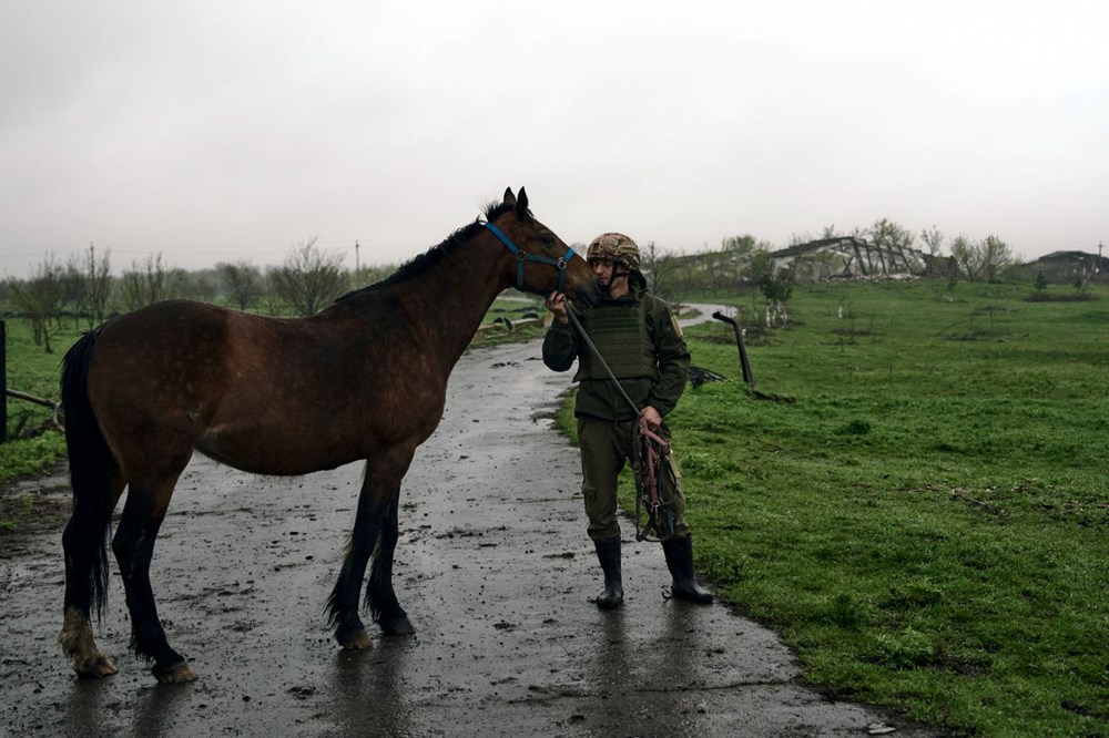 Savaşta at ve eşek dönemi: Rusya Ukrayna'da en yeni silahlarını kullanıyor - 1