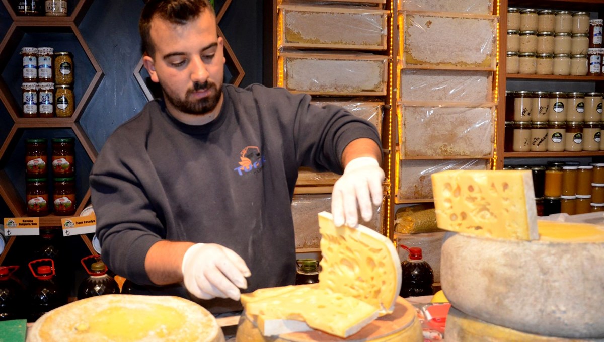 Uzun uğraşlarla üretiliyor, çok lezzetli: Tezgahta yerini aldı