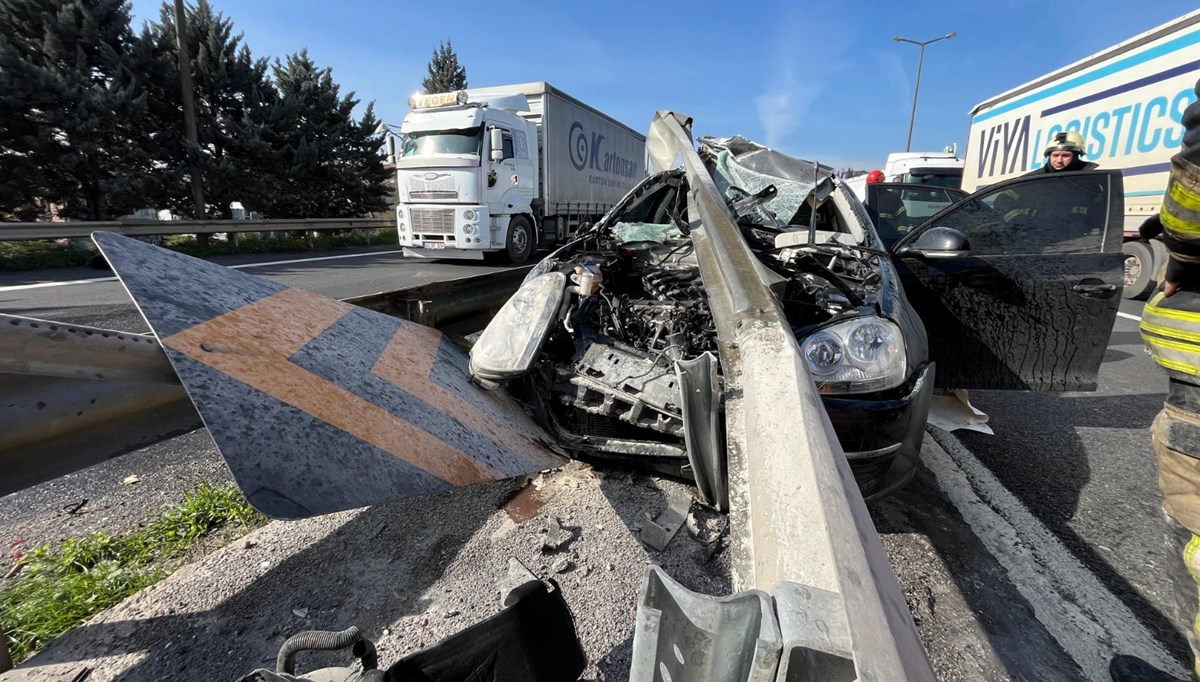 TEM'de feci kaza: 1'i ağır 4 yaralı TEM'de feci kaza: 1'i ağır 4 yaralı