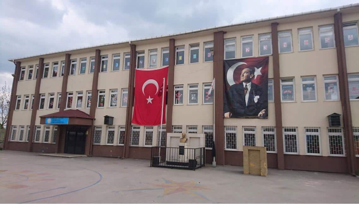 Ek ders yolsuzluğu iddiası sonrası tüm öğretmenlere çağrı: Bordrolarınızı kontrol edin Ek ders yolsuzluğu iddiası sonrası tüm öğretmenlere çağrı: Bordrolarınızı kontrol edin