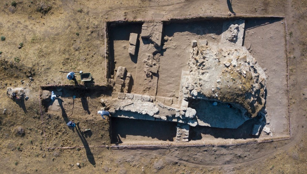 Ahlat İç Kale kazısında 5 bin 200 yıllık seramikler bulundu - 1