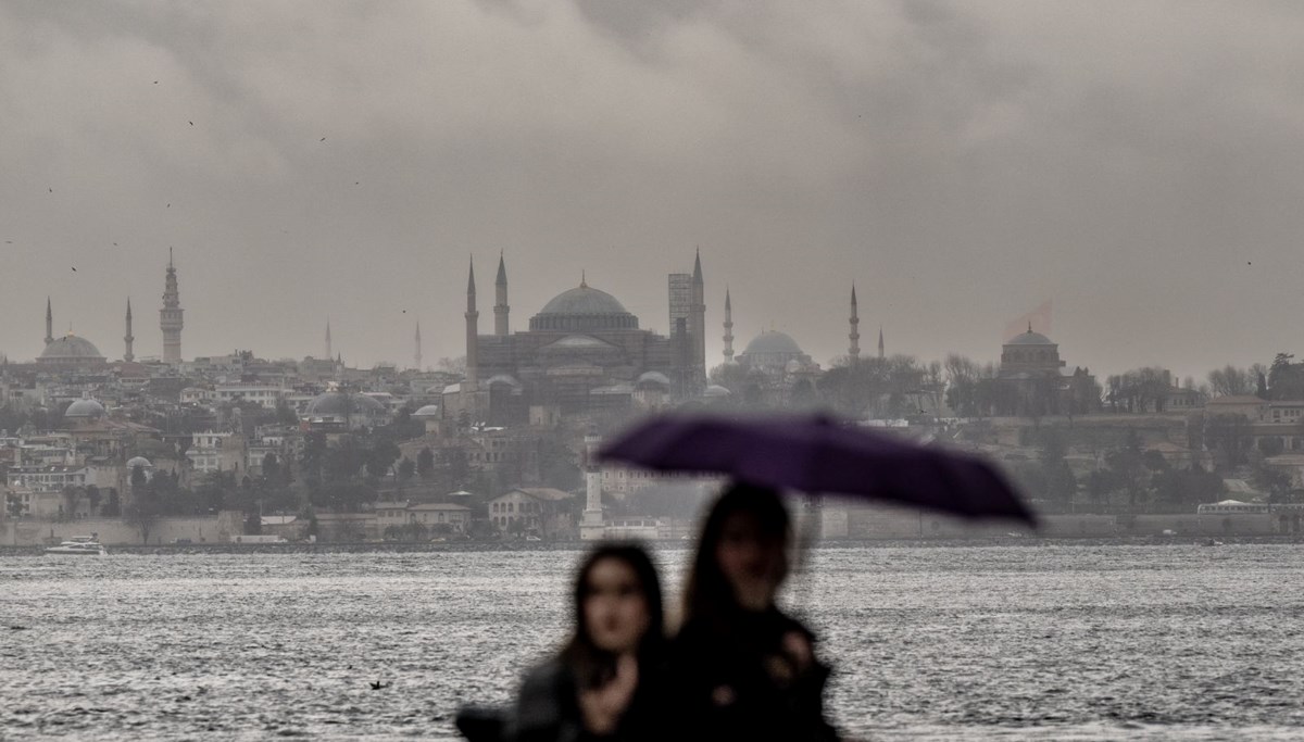 İstanbul dahil 13 il için sarı kodlu uyarı: Sel, fırtına, kar ve tipiye dikkat!