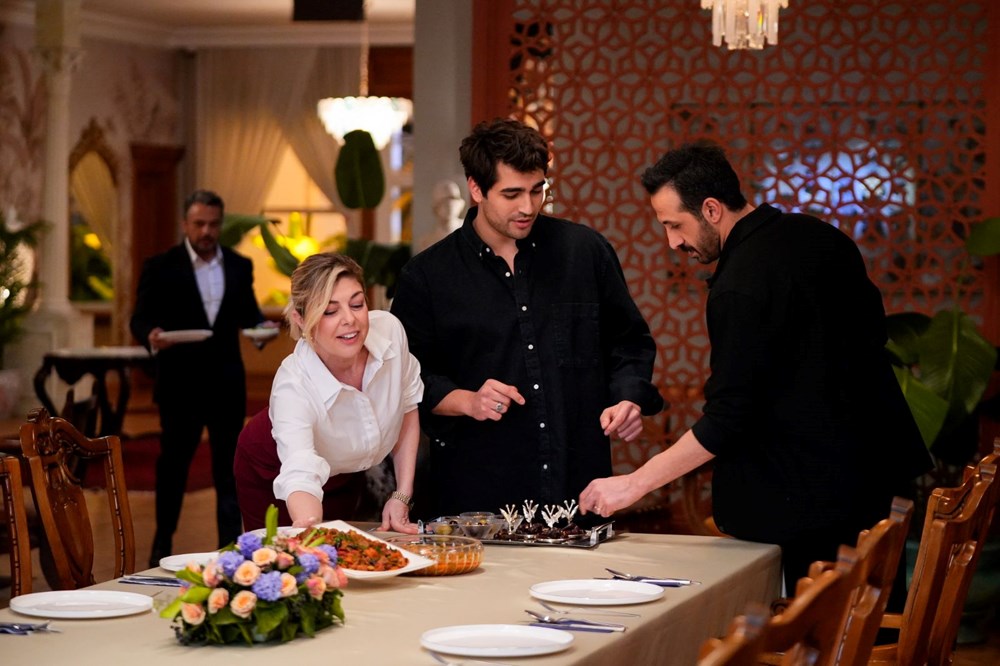 Yalı Çapkını: Ferit'in Ateşle Dansı! (96. Bölümde Tehlikeli Hamleler) 72 zXToNU7CoU M49MHWn77Lg