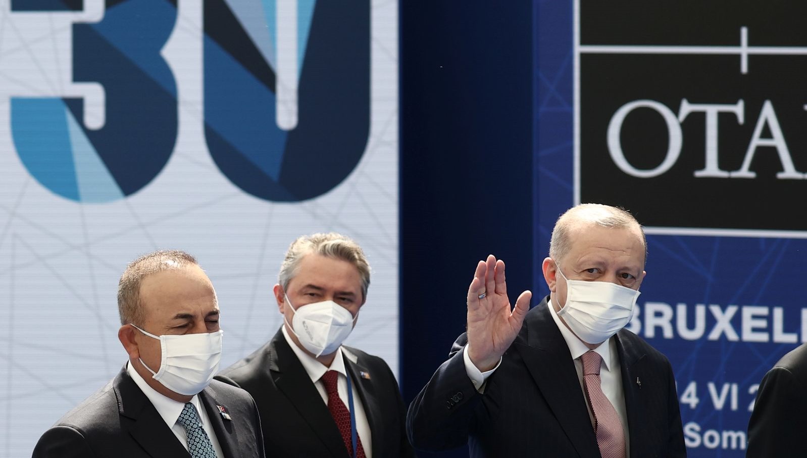 Cumhurbaşkanı Erdoğan Brüksel'de: Macron ile görüşme başladı