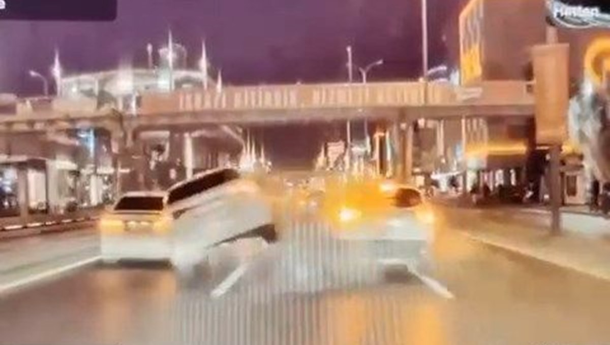 Avcılar D-100'deki feci kaza kamerada Avcılar D-100'deki feci kaza kamerada