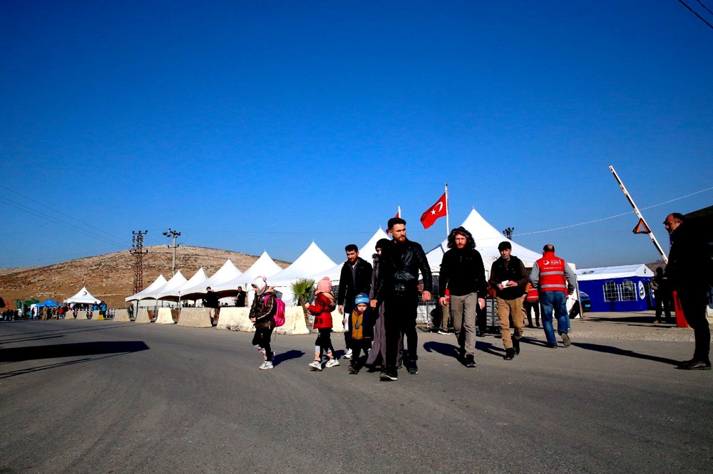 Sınır kapılarında dönüş yoğunluğu: 5 günde 7 bin 871 Suriyeli döndü - 5