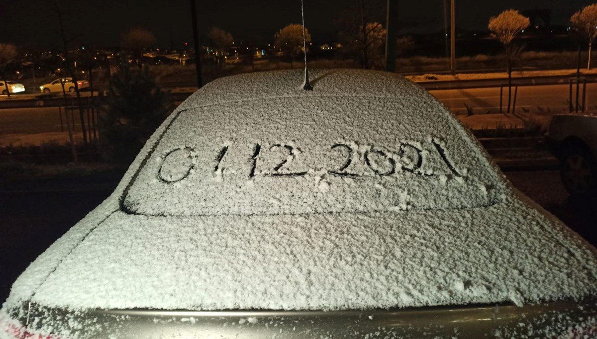 Ankara'ya mevsimin ilk karı yağdı