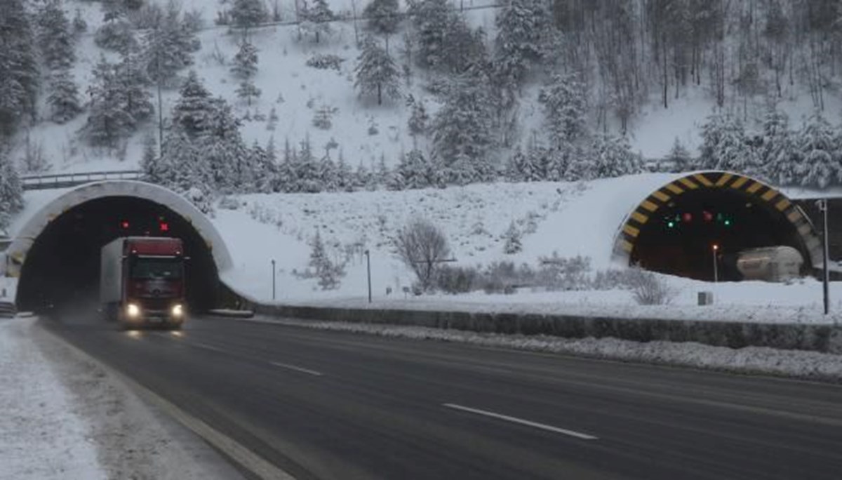 Anadolu Otoyolu, Ankara-İstanbul yönünde ulaşıma kapatıldı