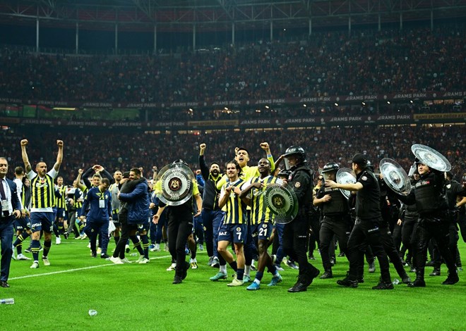 Fenerbahçe'den peş peşe derbi paylaşımları