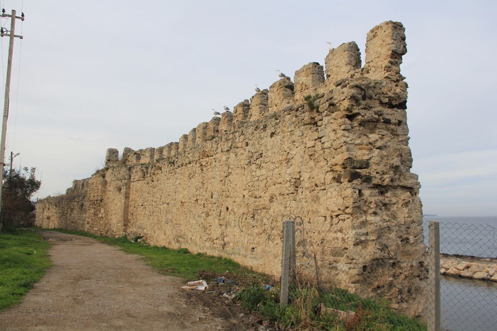 Sinop'ta tarihi surlara saygısızlık - 10