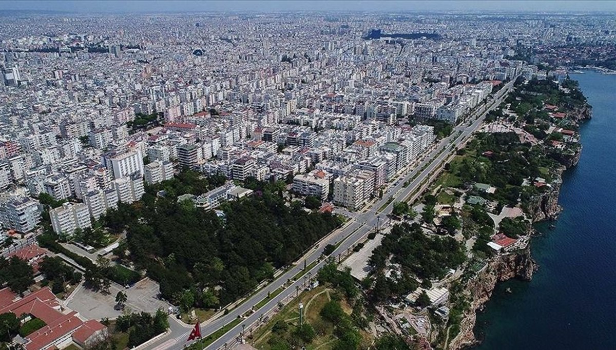 Antalya'da 6 evden biri yabancıya satıldı