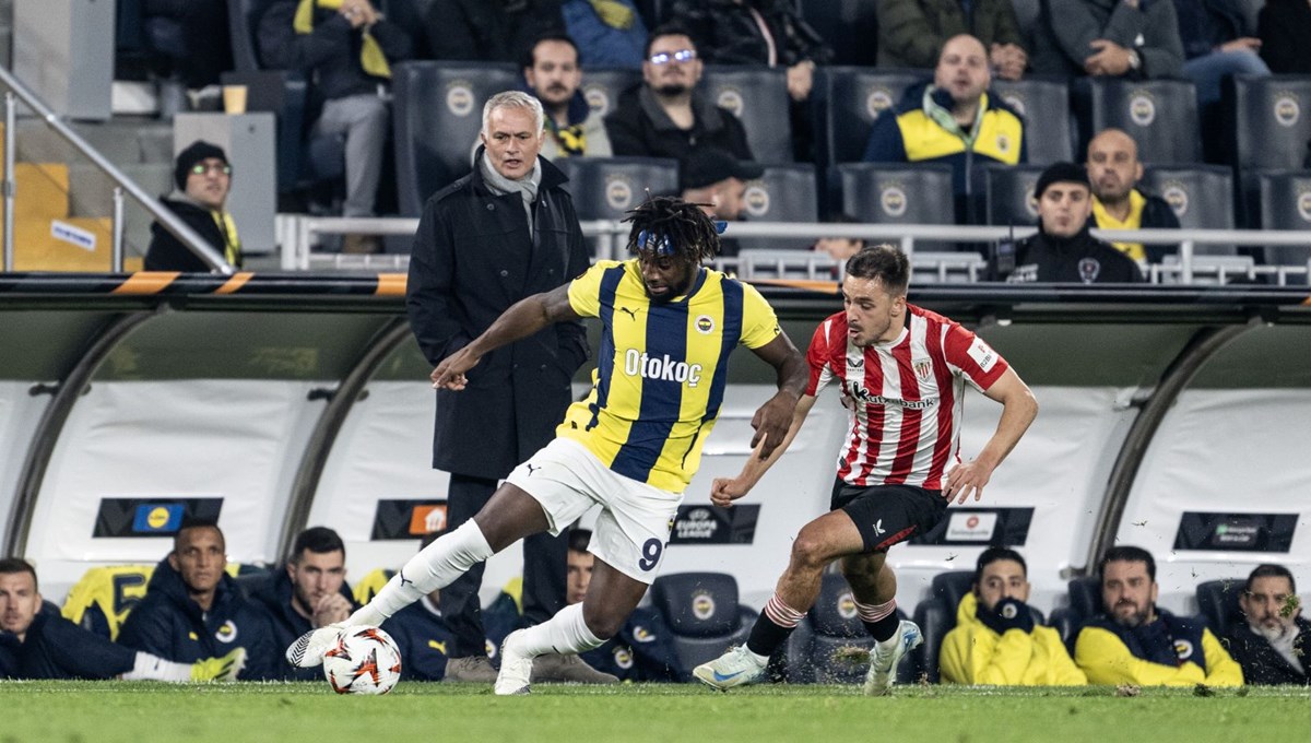 Fenerbahçe'de yaprak dökümü: 2 futbolcunun ayrılığı kesinleşti