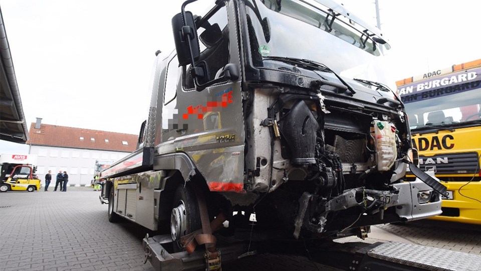 Almanya'da 3 Türk genci trafik kazasında öldü - 1
