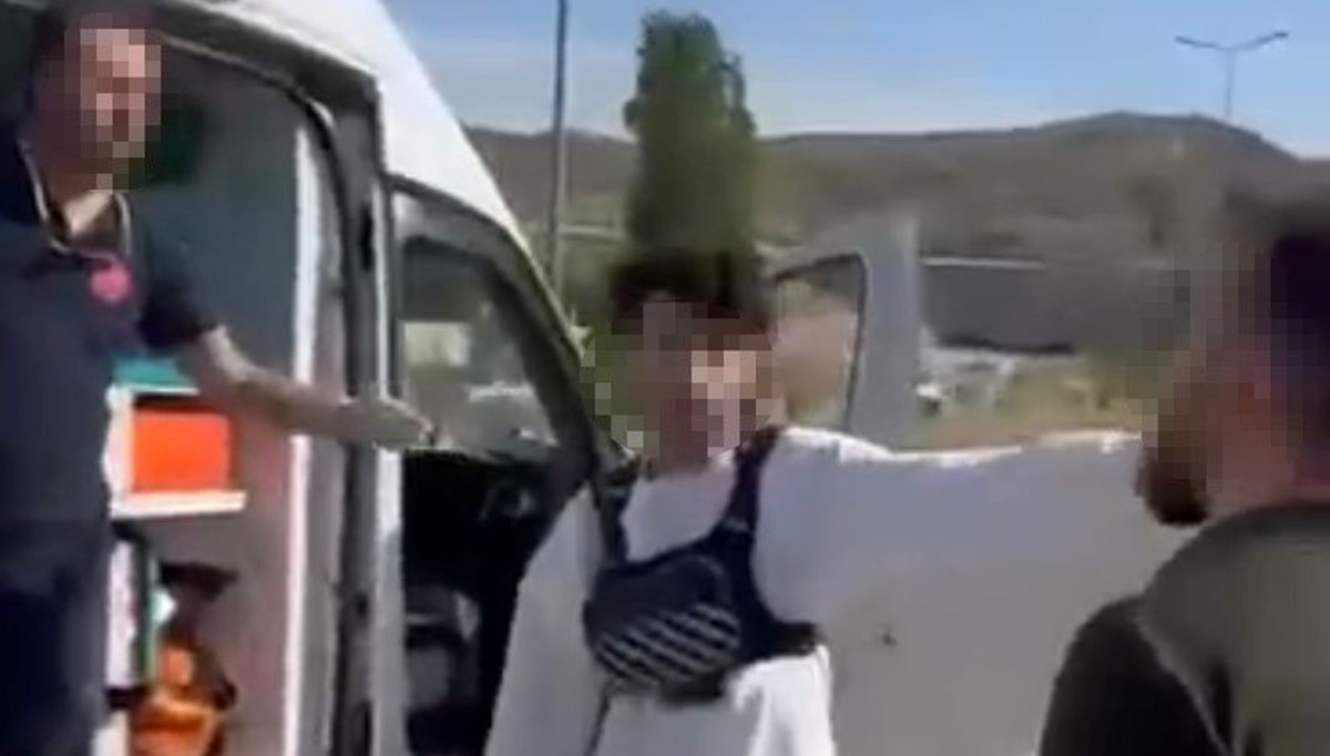 'Geç kaldınız' diyerek 112 ekibine saldırdılar 'Geç kaldınız' diyerek 112 ekibine saldırdılar