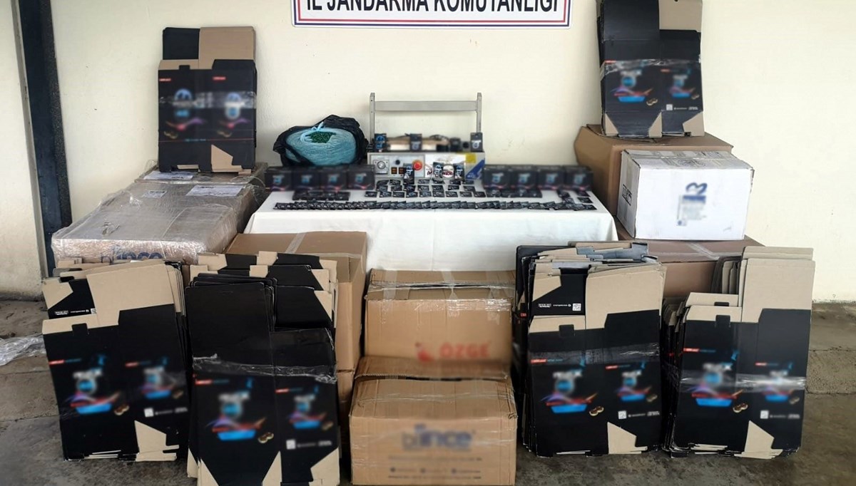 Evde ürettiği cinsel içerikli sahte hapları sosyal medya üzerinden piyasaya sürdü