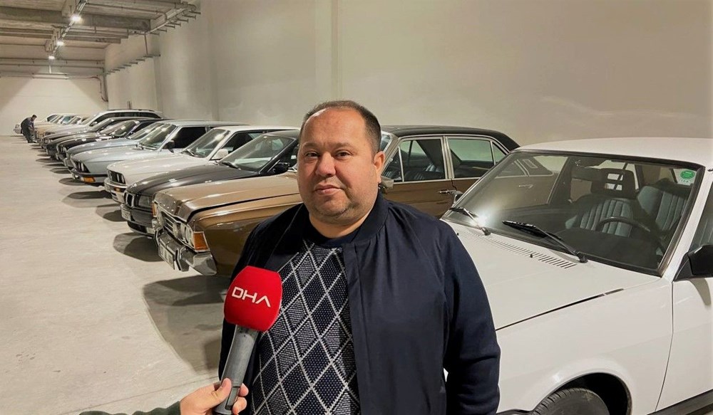 İş yerini klasik otomobil müzesine çevirdi - 4