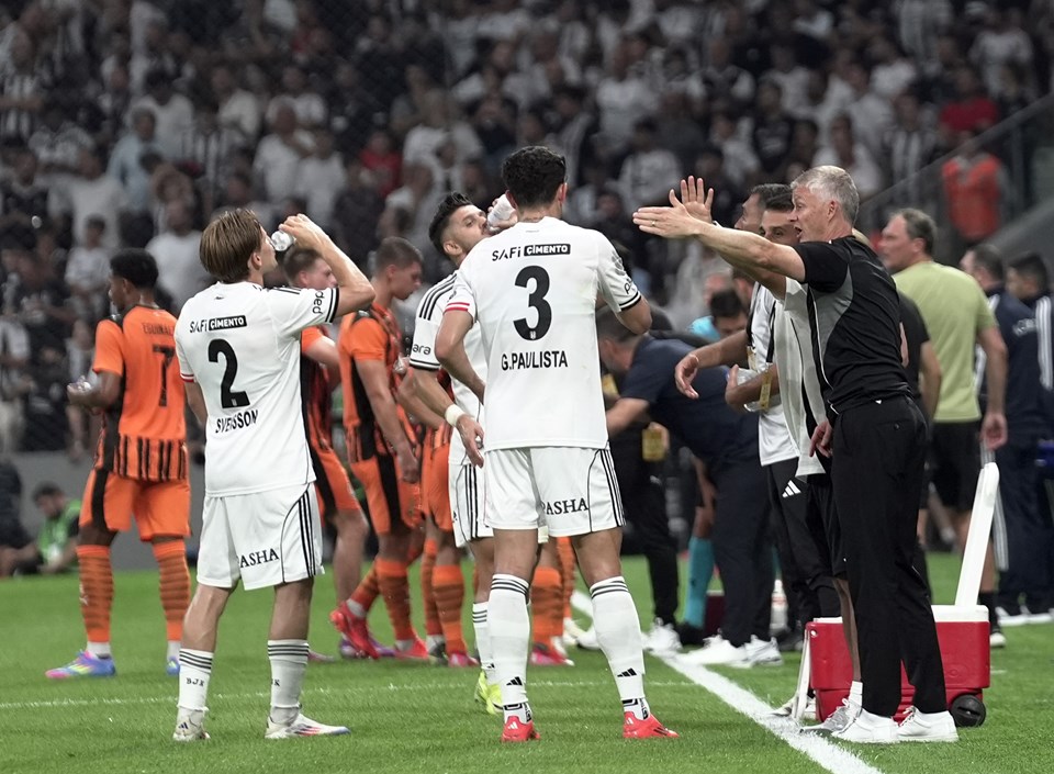 "Hayal kırıklığı yaşadık" diyen  Solskjaer hedefte: Yönetimin B planı hazır - 1