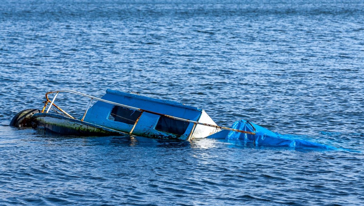 Filipinler'de tekne alabora oldu: 30 ölü