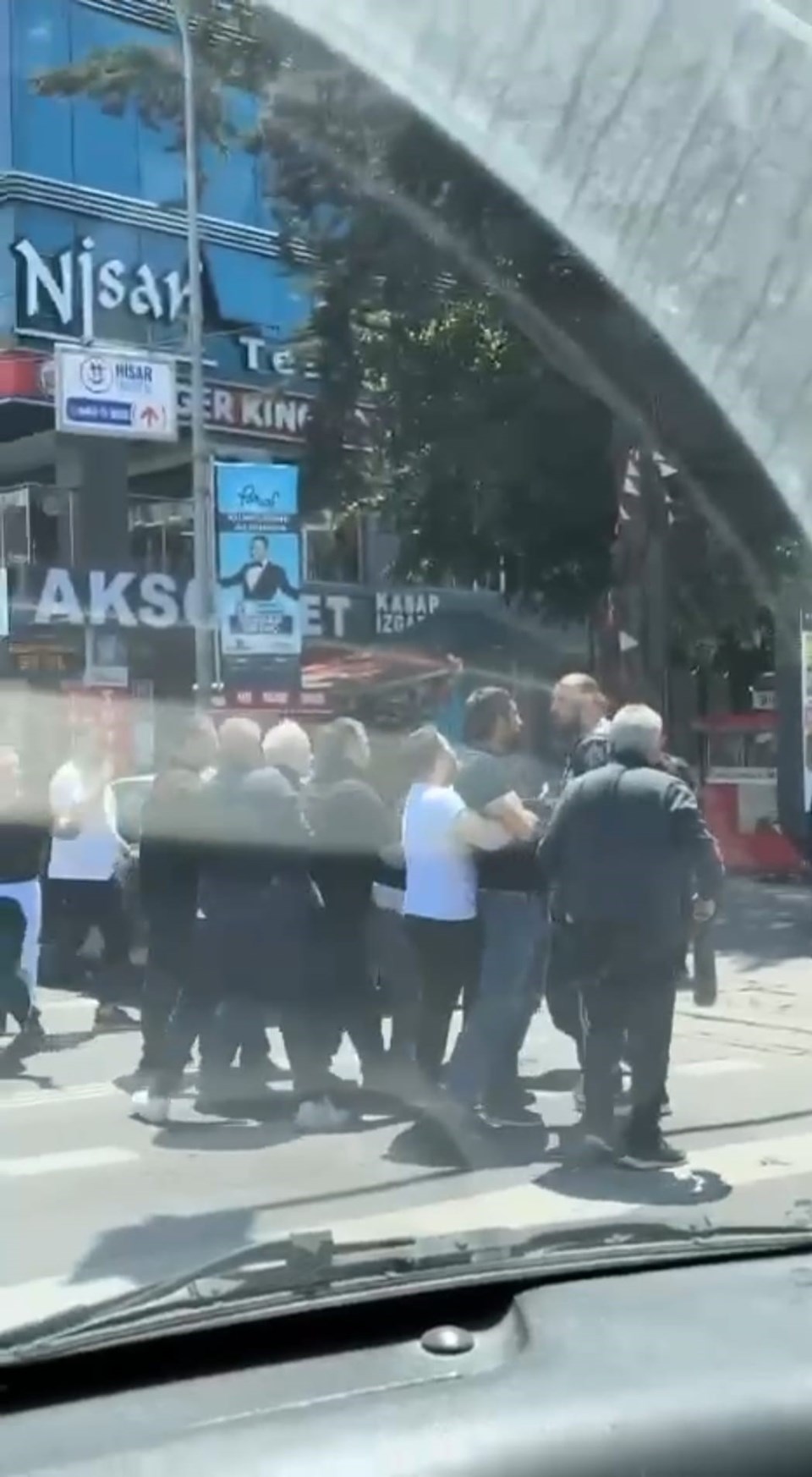 İstanbul'da bayıltan trafik kavgası - 1