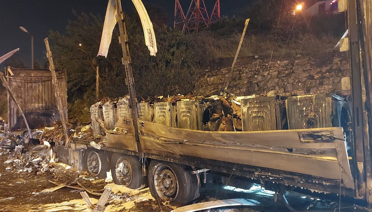 TEM’i kapatan yangın: Beyaz eşya yüklü TIR küle döndü