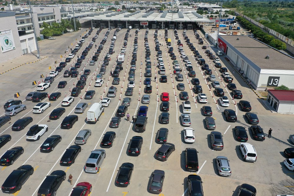 Gurbetçi akını devam ediyor: 295 bin 979 araç giriş yaptı - 8