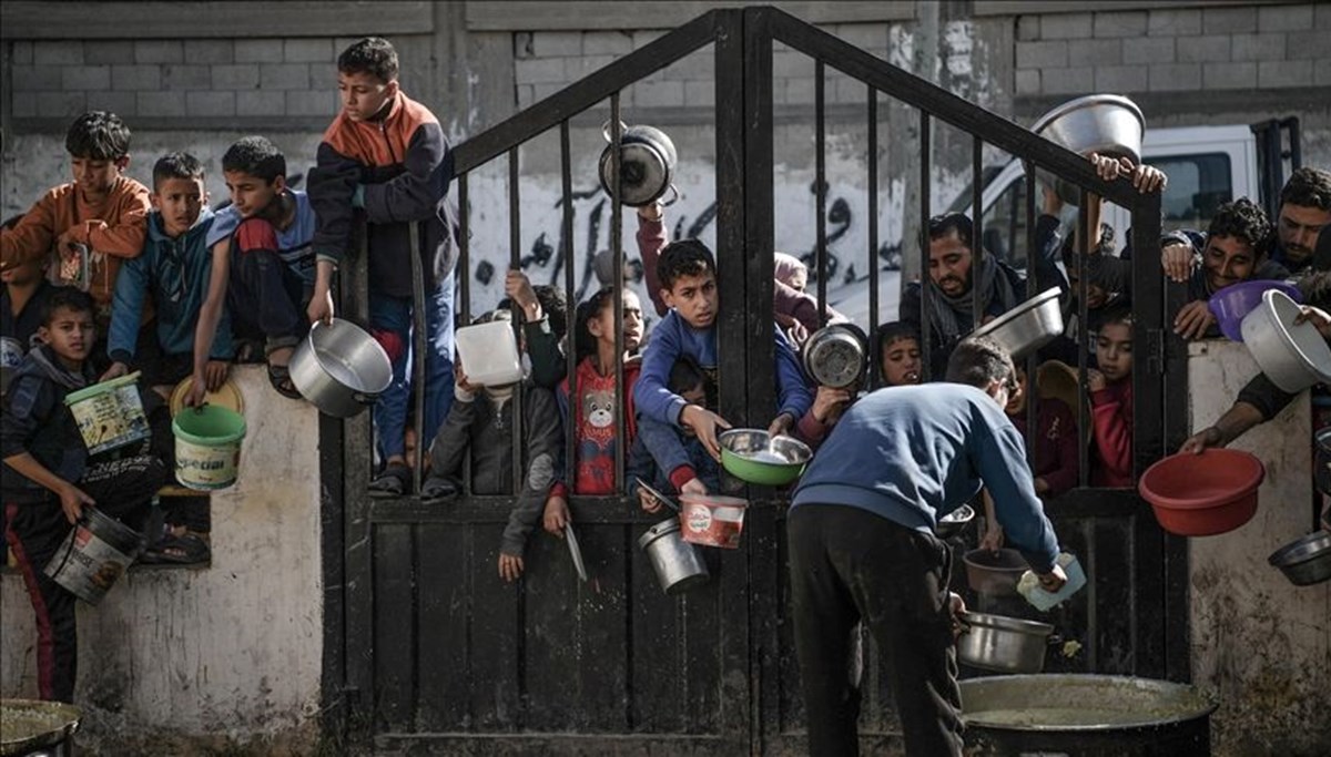 Gazze'deki Sağlık Bakanlığı: İsrail açlık silahını kullanıyor