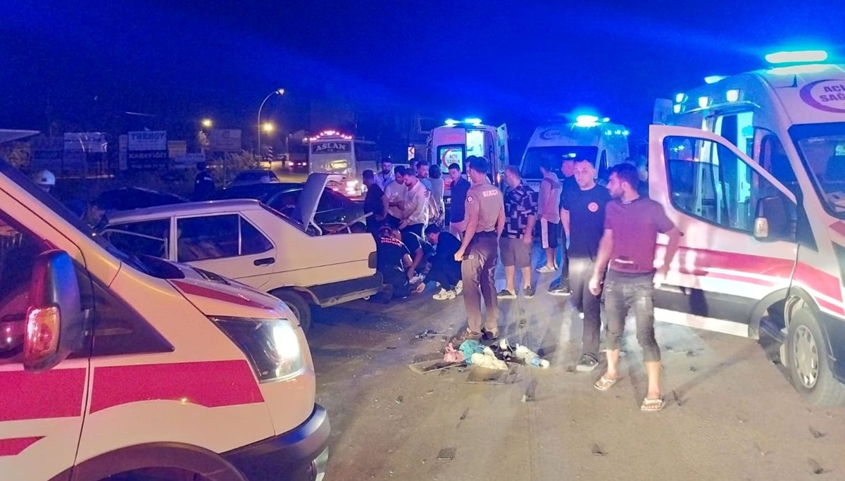 İki araba çarpıştı, altı kişi yaralandı