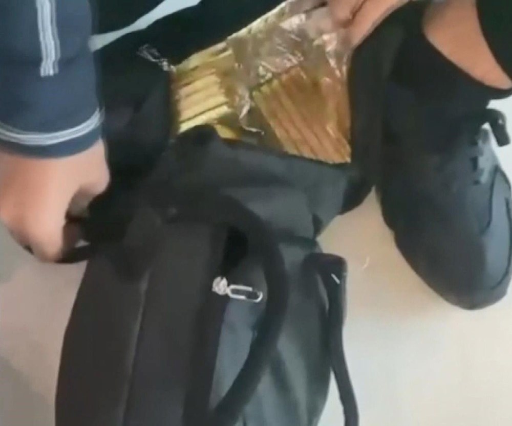 İstanbul Havalimanı'nda operasyon! Bebek arabasından 73 kilo külçe altın çıktı - 10