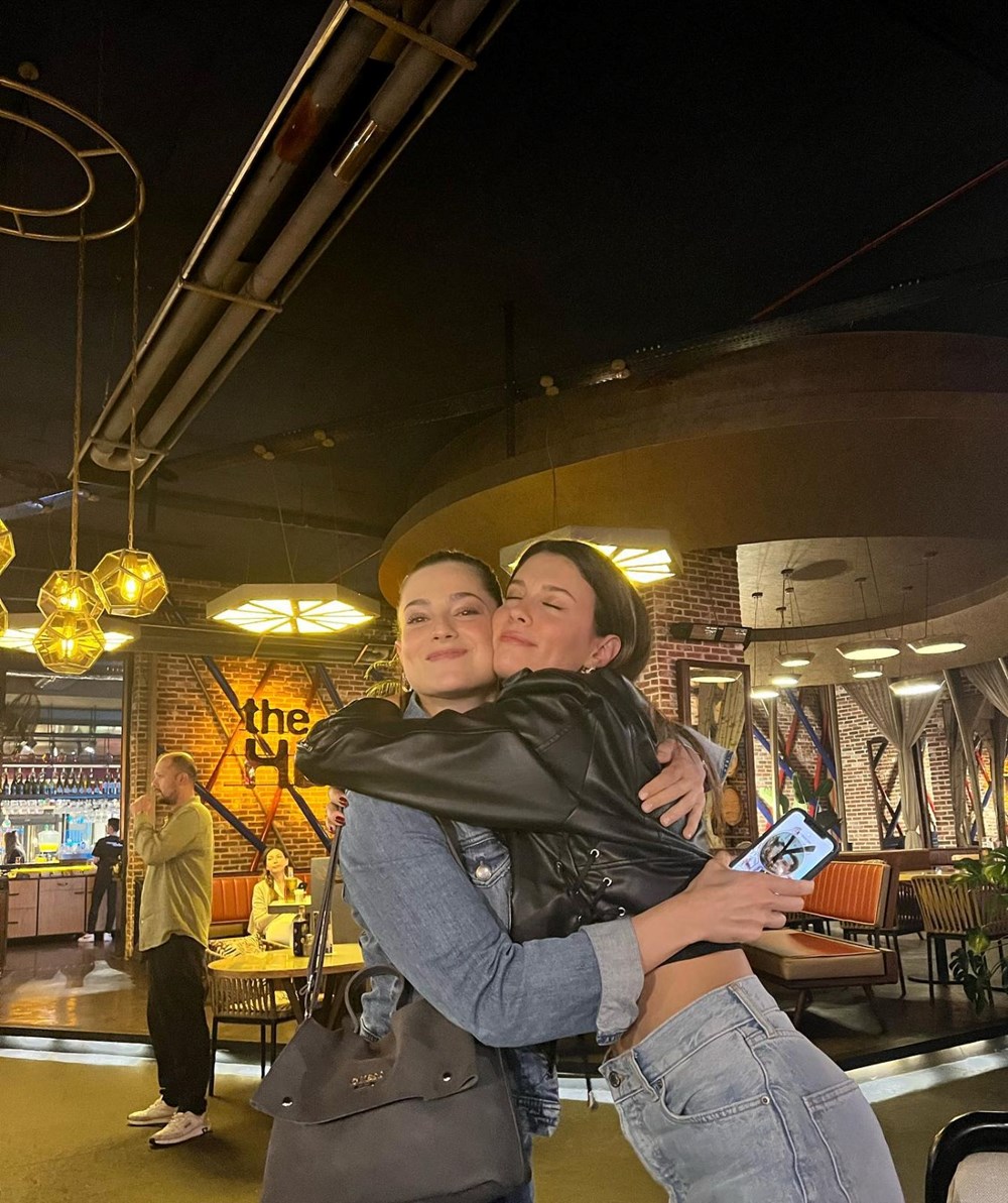 Afra Saraçoğlu paylaştı: Yalı Çapkını setinden özel kareler - 8