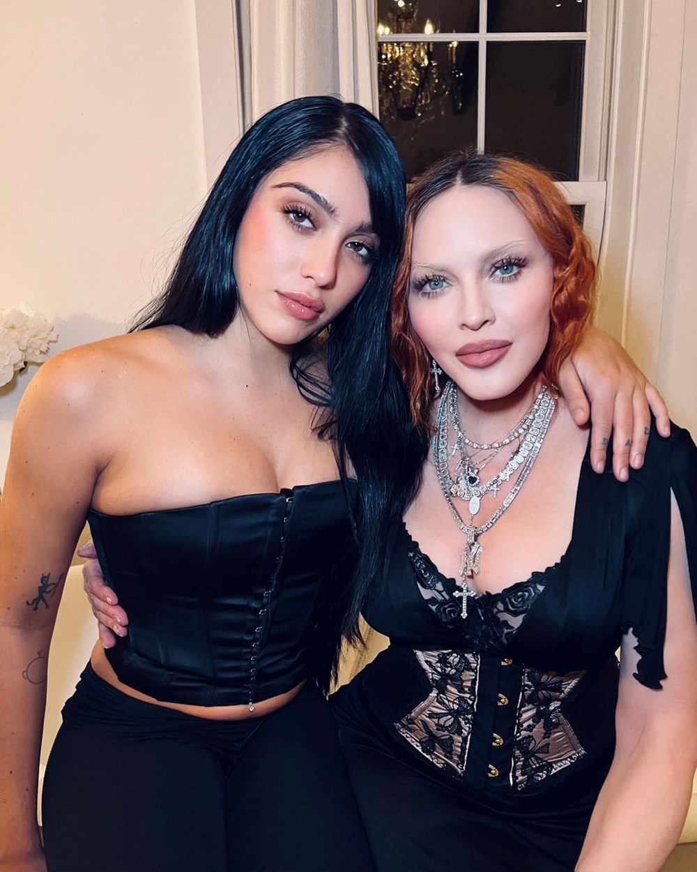 Madonna'nın aile fotoğrafına hayranlarından eleştiri - 4