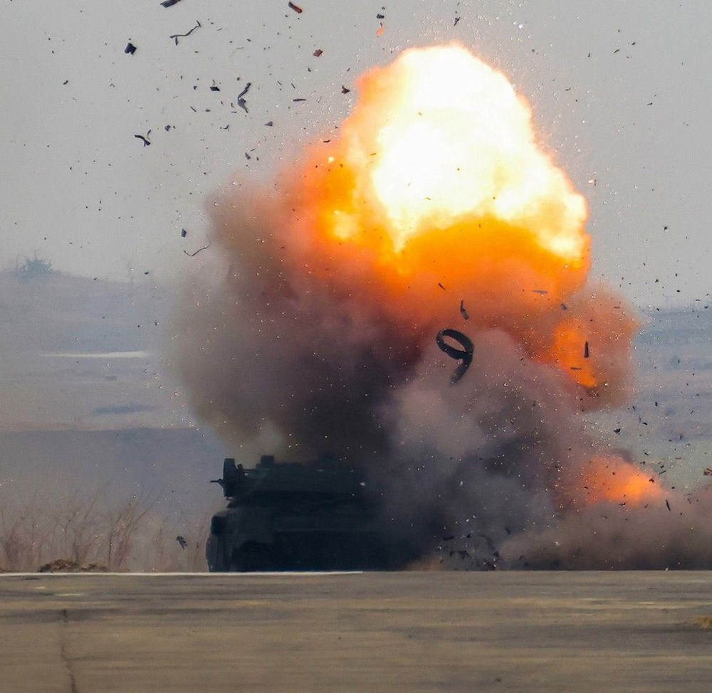 Kuzey Kore'den gövde gösterisi: Yeni uçağını ilk defa görücüye çıkardı - 10