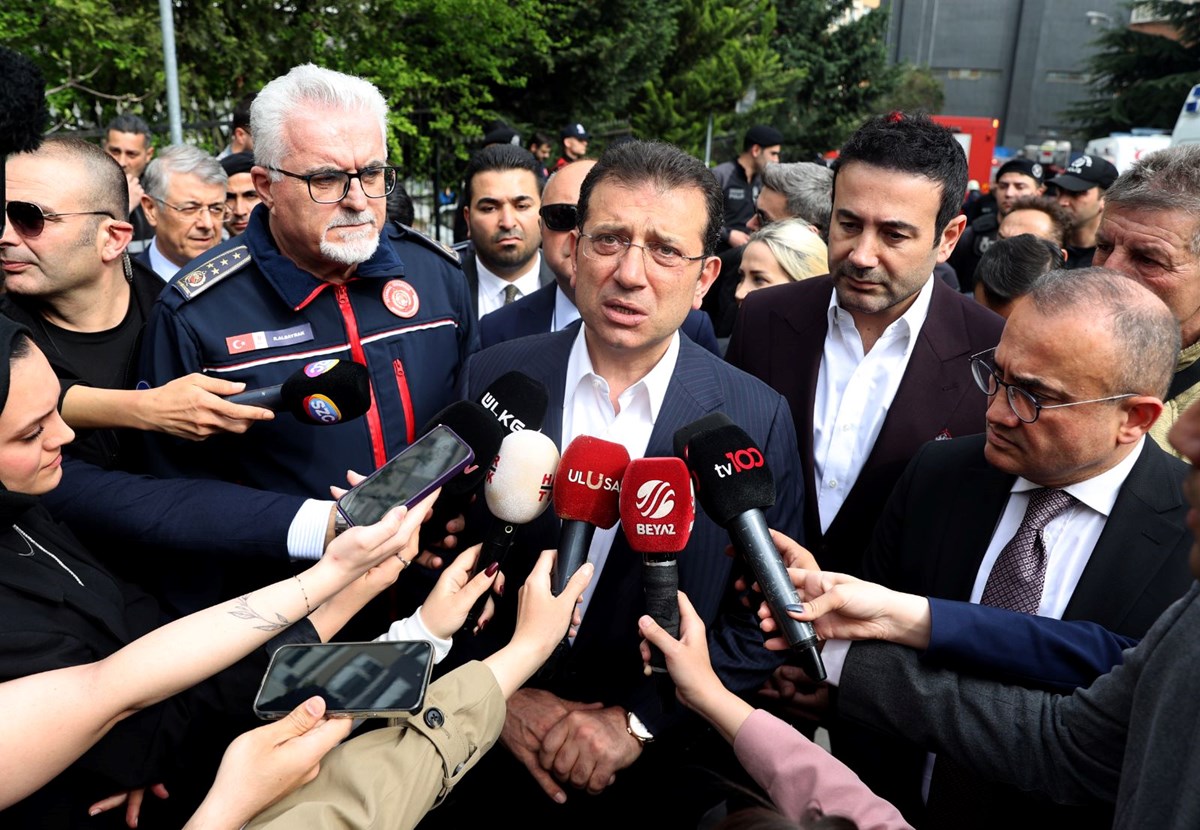 İBB Başkanı Ekrem İmamoğlu’ndan Beşiktaş’taki yangına ilişkin açıklama: Bina eski, yangın nedeniyle statik güvenlikle ilgili inceleme başlatıldı