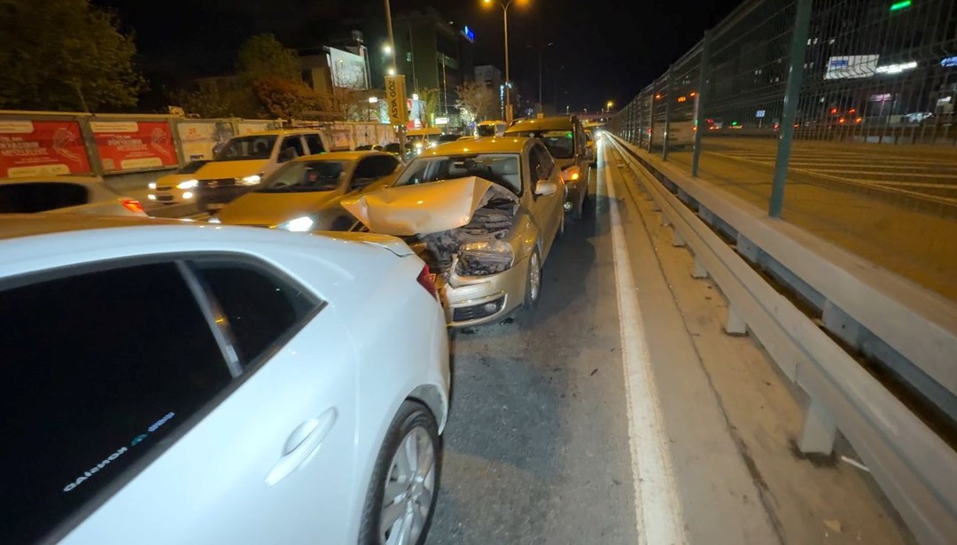Avcılar'da zincirleme kaza: 7 araç birbirine girdi