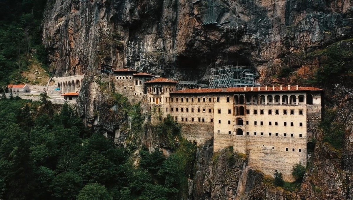 Sümela Manastırı’nda  restorasyon çalışmalarına yeniden başlandı