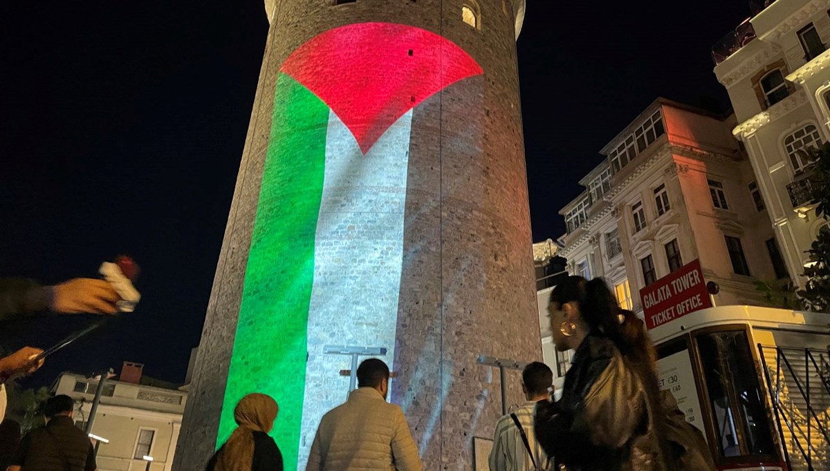 Galata Kulesi’ne Filistin bayrağı yansıtıldı