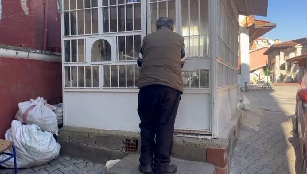 4 metrekare dükkanda 57 yıldır hizmet veriyor: Bu meslekte çırak yetiştiremiyorum - 1