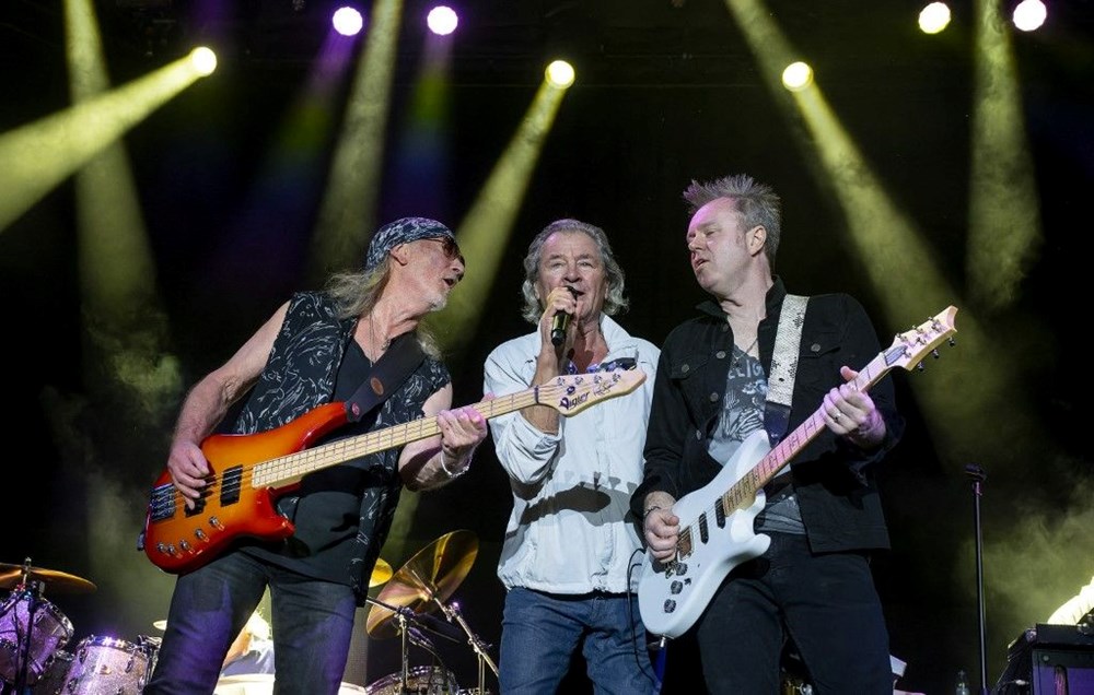 10 songs that should be deleted from music history - 2